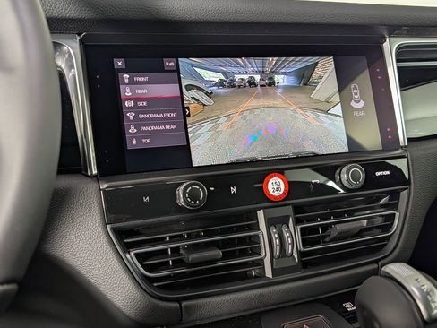 New 2026 Porsche Macan AWD/4WD image 32