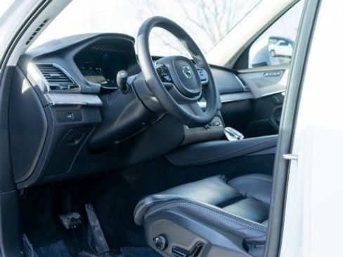 Used 2023 Volvo XC90 B6 Ultimate AWD/4WD image 3