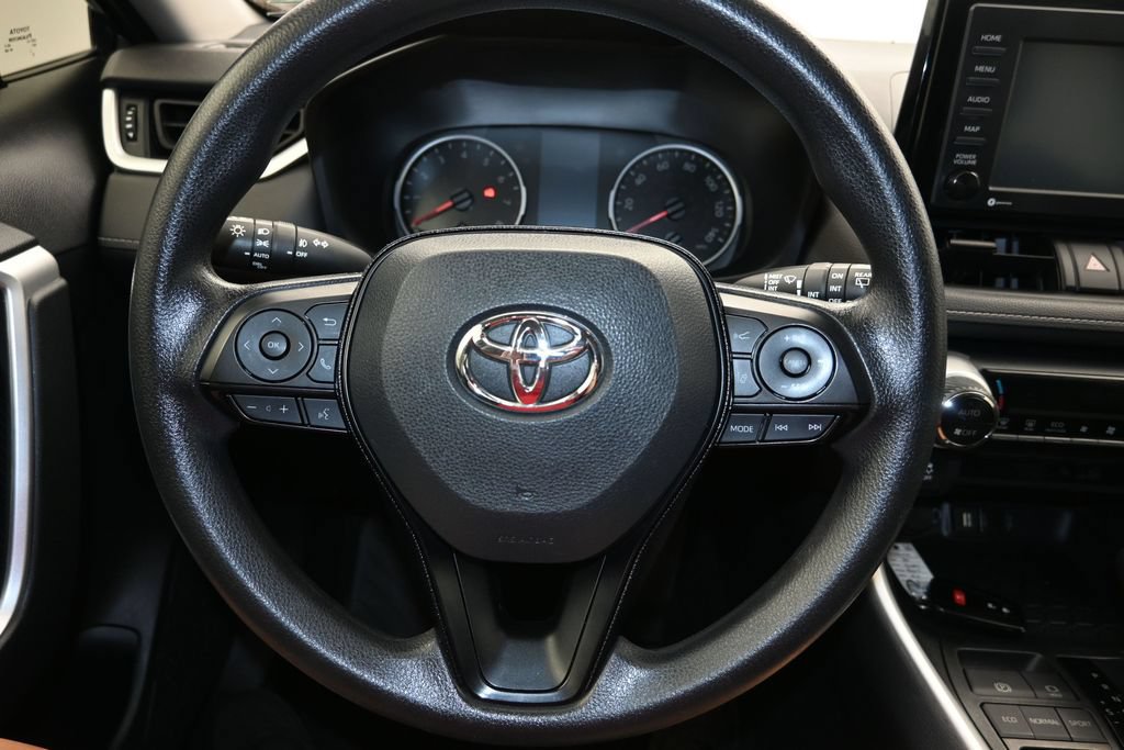 Used 2020 Toyota RAV4 XLE FWD image 13