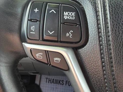Used 2014 Toyota Highlander Limited image 24