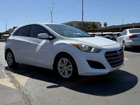 Used 2016 Hyundai Elantra GT FWD image 1