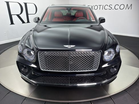 Used 2021 Bentley Bentayga w/ First Edition Specification AWD/4WD image 12