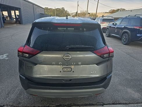 Used 2023 Nissan Rogue SV image 4