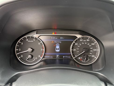 Used 2021 Nissan Altima 2.5 SR w/ SR Premium Package FWD image 11