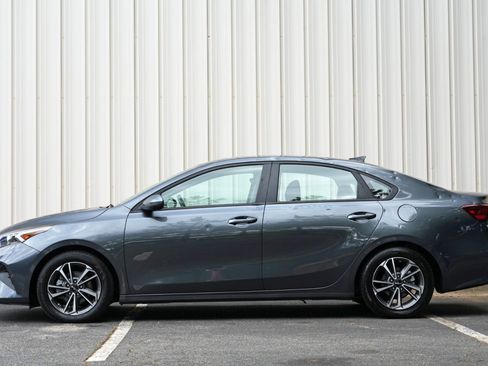 Used 2024 Kia Forte LXS FWD image 8