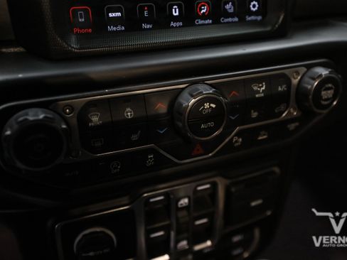 Used 2020 Jeep Gladiator Rubicon AWD/4WD image 23