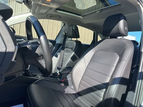 Used 2024 Volkswagen Jetta SE image 12