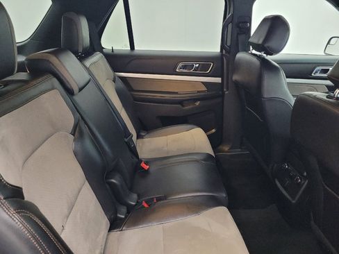 Used 2017 Ford Explorer XLT w/ Equipment Group 202A image 19