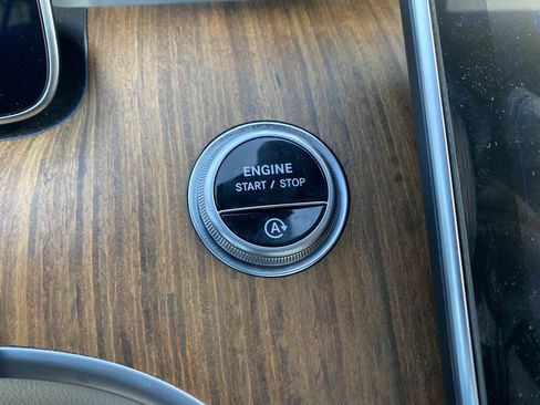 Used 2024 Mercedes-Benz C 300 Sedan image 22