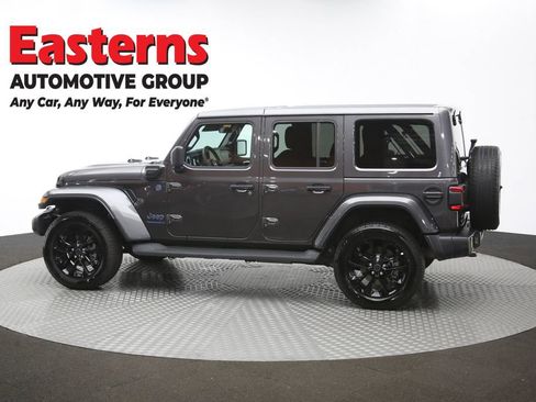 Used 2025 Jeep Wrangler Unlimited Sahara image 60