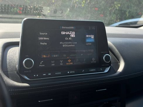 Used 2025 Nissan Rogue SV FWD image 20