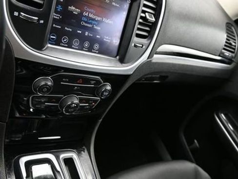 Used 2023 Chrysler 300 Touring RWD image 23