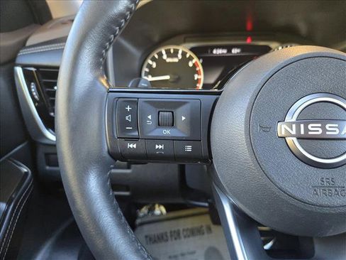 Used 2023 Nissan Rogue SL image 18