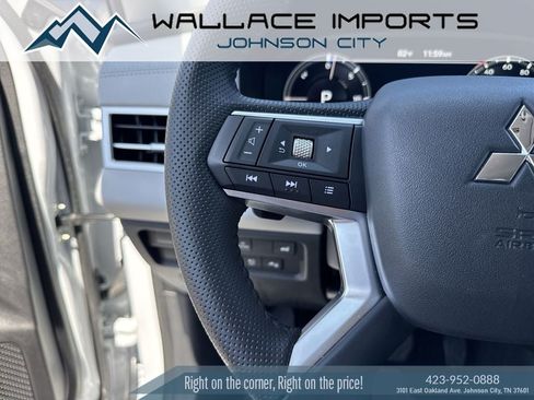 Used 2023 Mitsubishi Outlander SEL AWD/4WD image 22