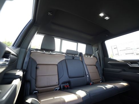 New 2026 Chevrolet Silverado 1500 High Country w/ High Country Premium Package AWD/4WD image 13