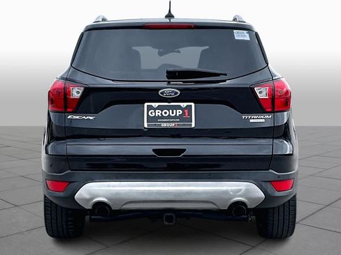 Used 2019 Ford Escape Titanium image 4