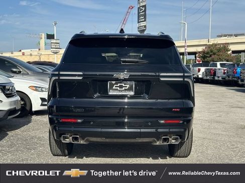 Used 2026 Chevrolet Traverse RS w/ LPO, Floor Liner Package AWD/4WD image 5