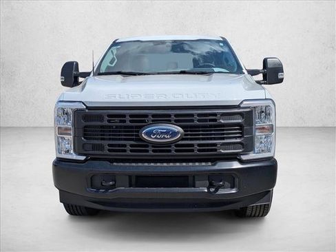 Used 2025 Ford F250 XL image 2
