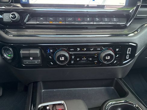 Used 2026 Chevrolet Silverado 1500 ZR2 AWD/4WD image 26