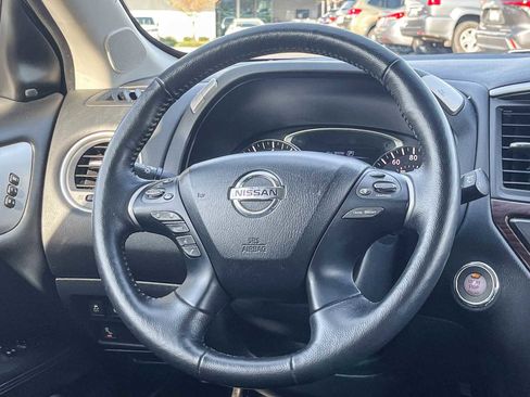 Used 2019 Nissan Pathfinder Platinum w/ Cargo Package image 11