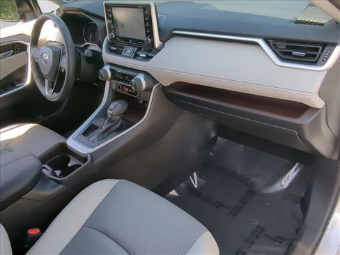 Used 2020 Toyota RAV4 Limited image 23