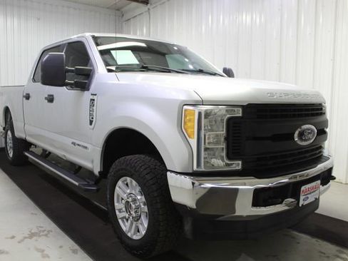 Used 2017 Ford F250 XL w/ XL Value Package AWD/4WD image 3