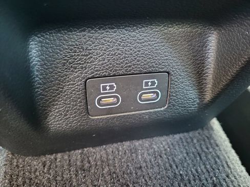 Used 2026 Genesis G70 2.5T RWD image 9