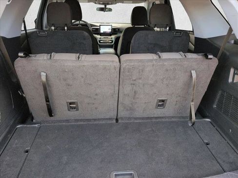Used 2023 Ford Explorer XLT image 18