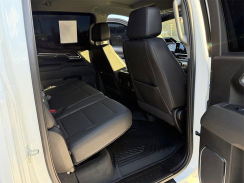 Used 2025 Chevrolet Silverado 1500 LT Trail Boss w/ Convenience Package II image 27