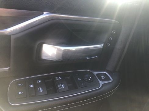 Used 2022 RAM 3500 Laramie image 11