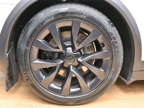 Used 2024 Tesla Model X AWD/4WD image 12