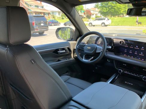 New 2026 Chevrolet Suburban LT w/ Comfort Package AWD/4WD image 15
