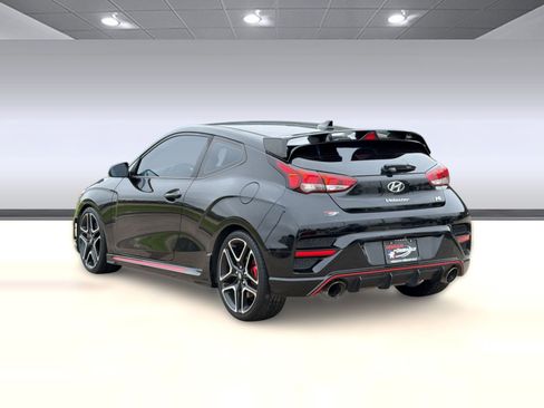 Used 2022 Hyundai Veloster N image 3