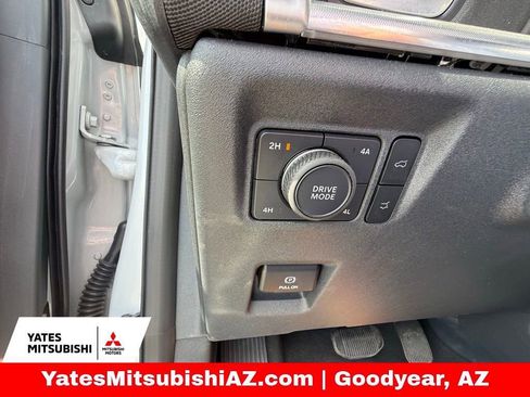 Used 2025 Ford Expedition Platinum image 11