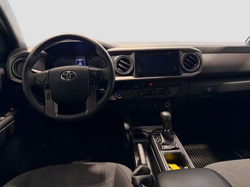 Used 2017 Toyota Tacoma TRD Sport w/ Tow Package image 19