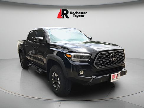 Certified 2023 Toyota Tacoma TRD Off-Road AWD/4WD image 1
