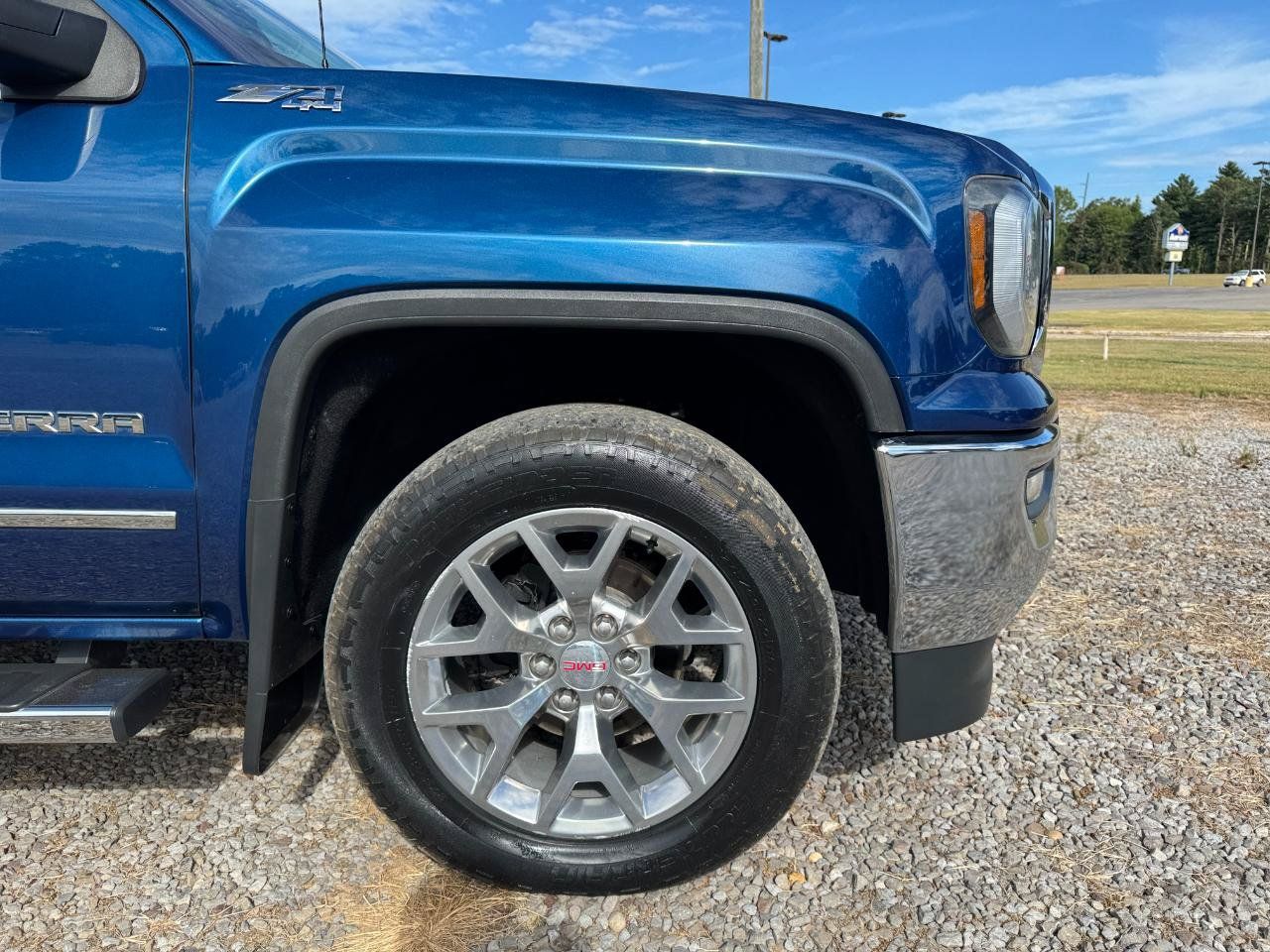 Used 2018 GMC Sierra 1500 SLT w/ SLT Premium Package AWD/4WD image 7