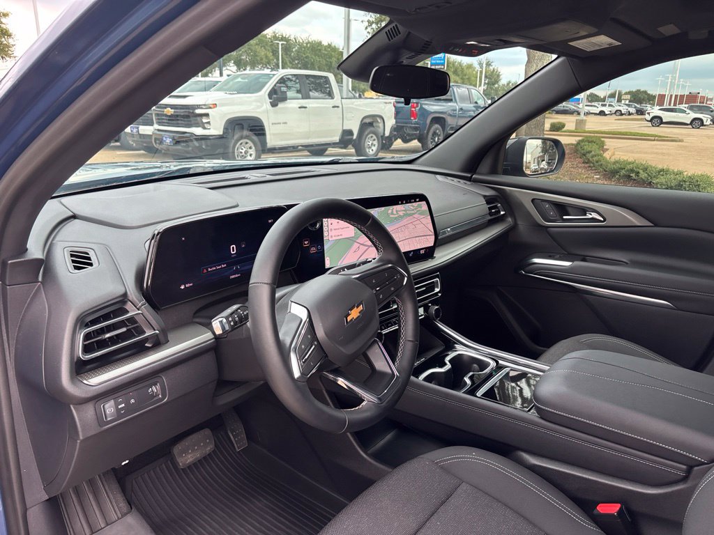 Used 2024 Chevrolet Traverse LT w/ LPO, Floor Liner Package FWD image 9