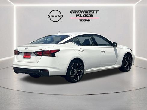 Used 2024 Nissan Altima 2.5 SR FWD image 24