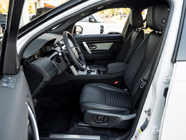 New 2026 Land Rover Discovery Sport Landmark AWD/4WD image 14