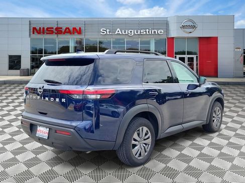 Certified 2025 Nissan Pathfinder SV FWD image 2