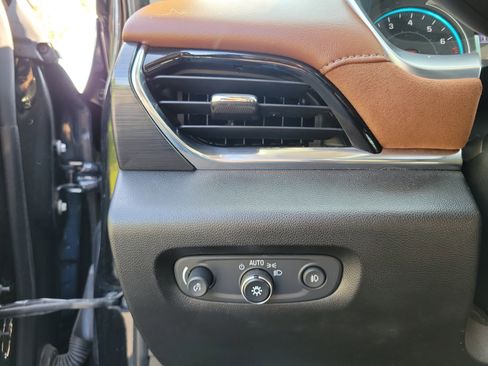 Used 2018 Chevrolet Traverse High Country image 20