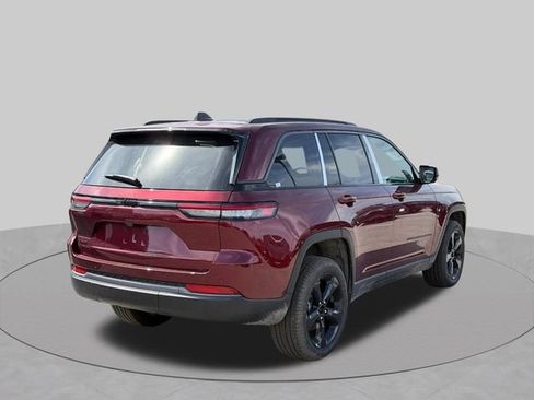 New 2026 Jeep Grand Cherokee Limited w/ Limited Altitude Package AWD/4WD image 3