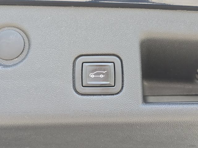 Used 2020 Chevrolet Equinox Premier FWD image 13