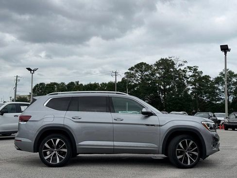 Used 2024 Volkswagen Atlas SEL Premium R-Line AWD/4WD image 5