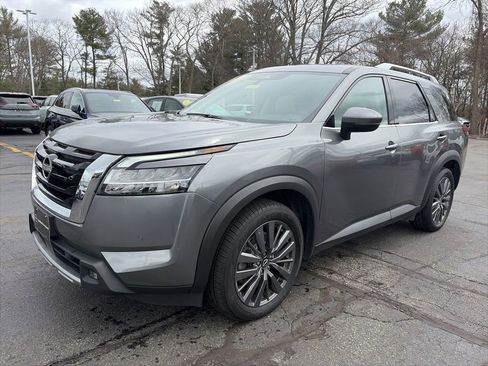 Certified 2022 Nissan Pathfinder SL w/ SL Premium Package image 3