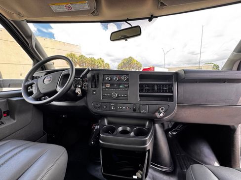 New 2025 GMC Savana 3500 Extended w/ Power Convenience Package RWD image 20