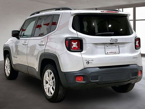 Used 2016 Jeep Renegade Latitude AWD/4WD image 13