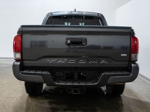 Used 2019 Toyota Tacoma TRD Sport image 6