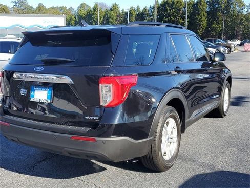 Used 2023 Ford Explorer XLT image 6